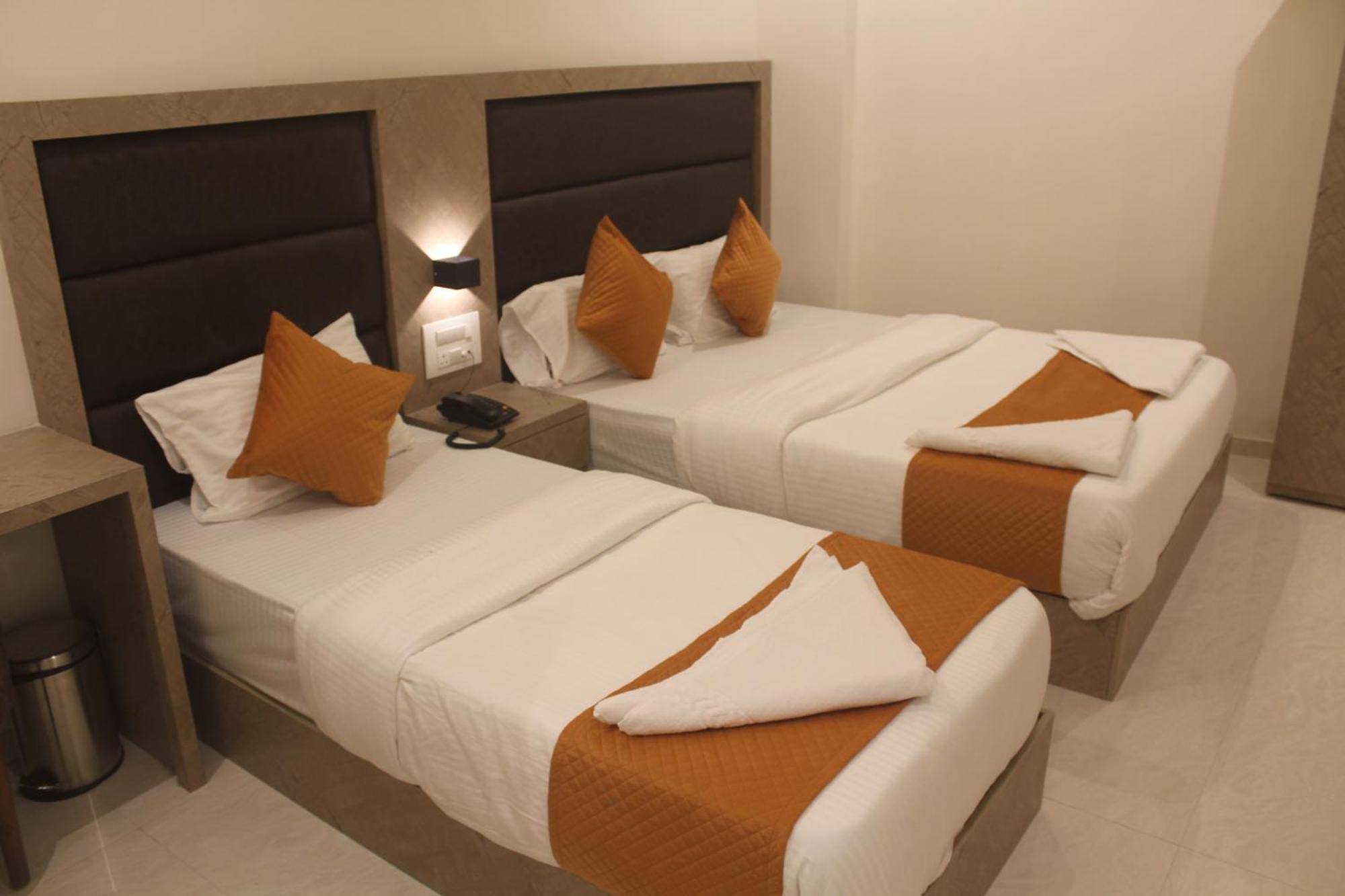 Hotel Metro Inn Мумбаи Экстерьер фото