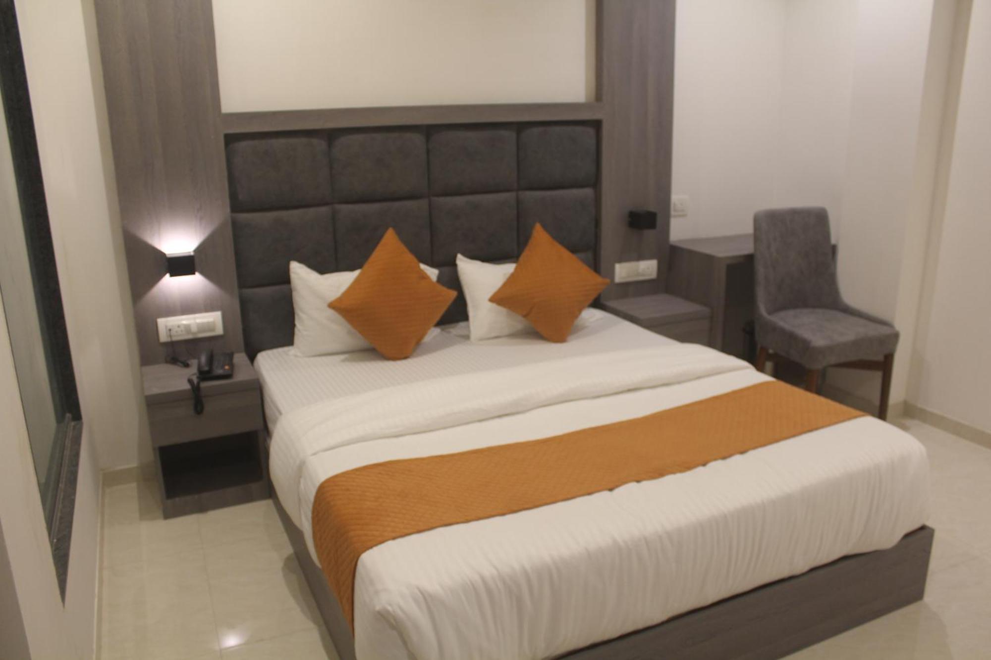 Hotel Metro Inn Мумбаи Экстерьер фото