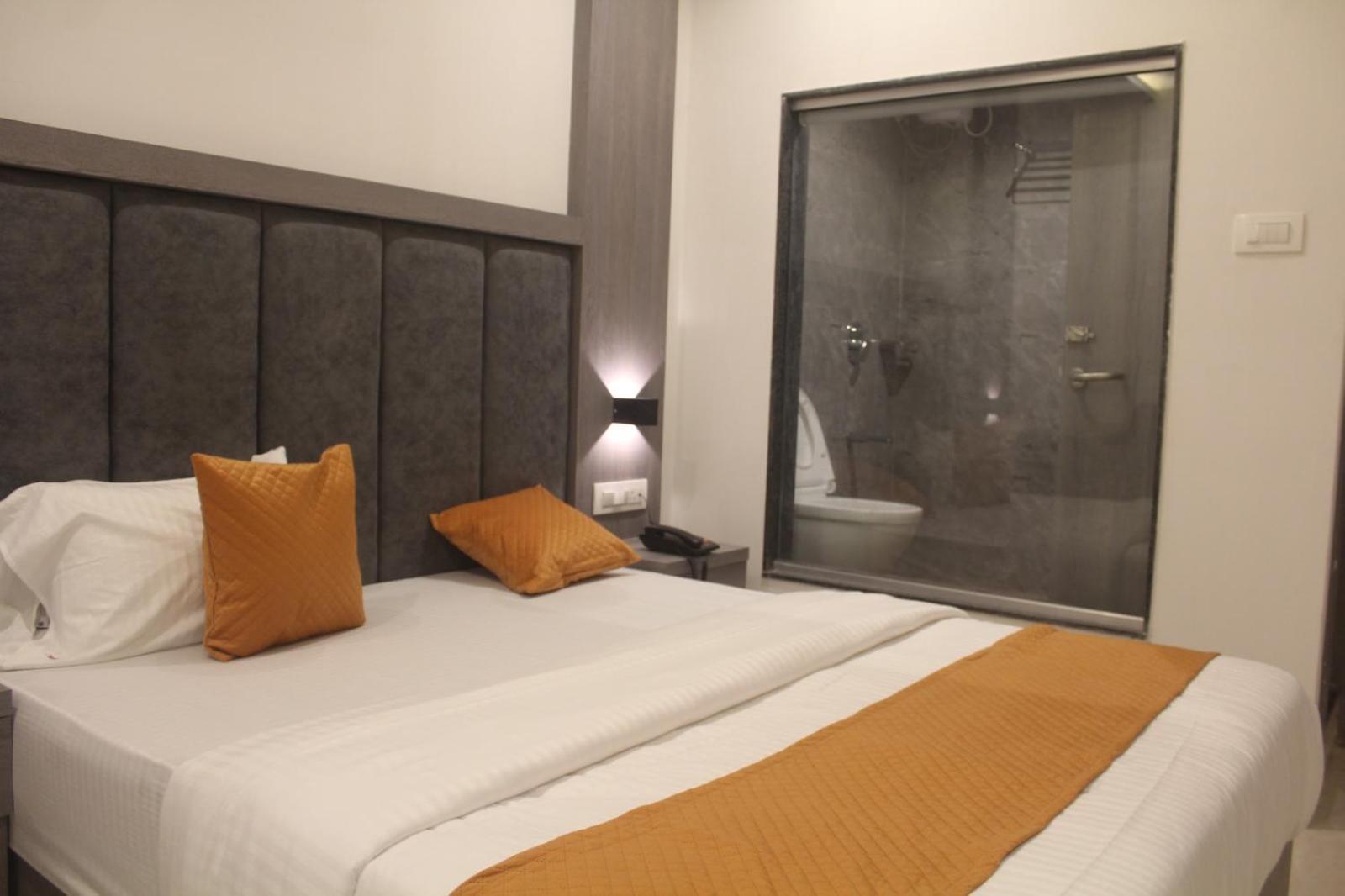 Hotel Metro Inn Мумбаи Экстерьер фото