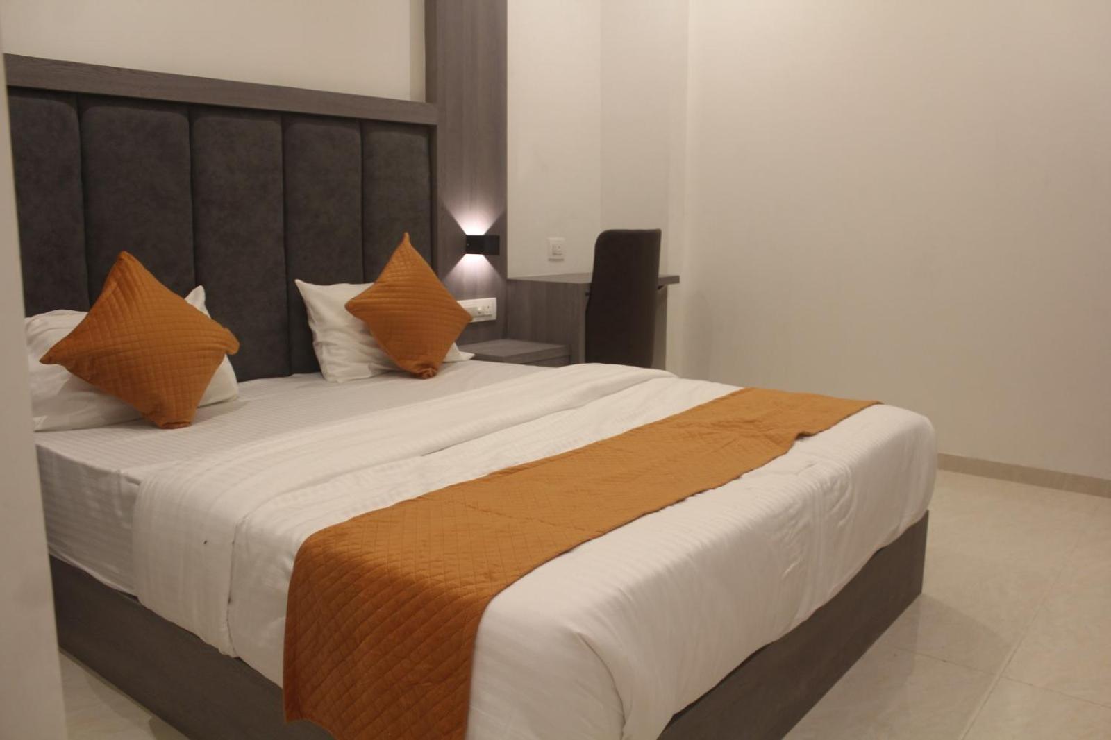 Hotel Metro Inn Мумбаи Экстерьер фото