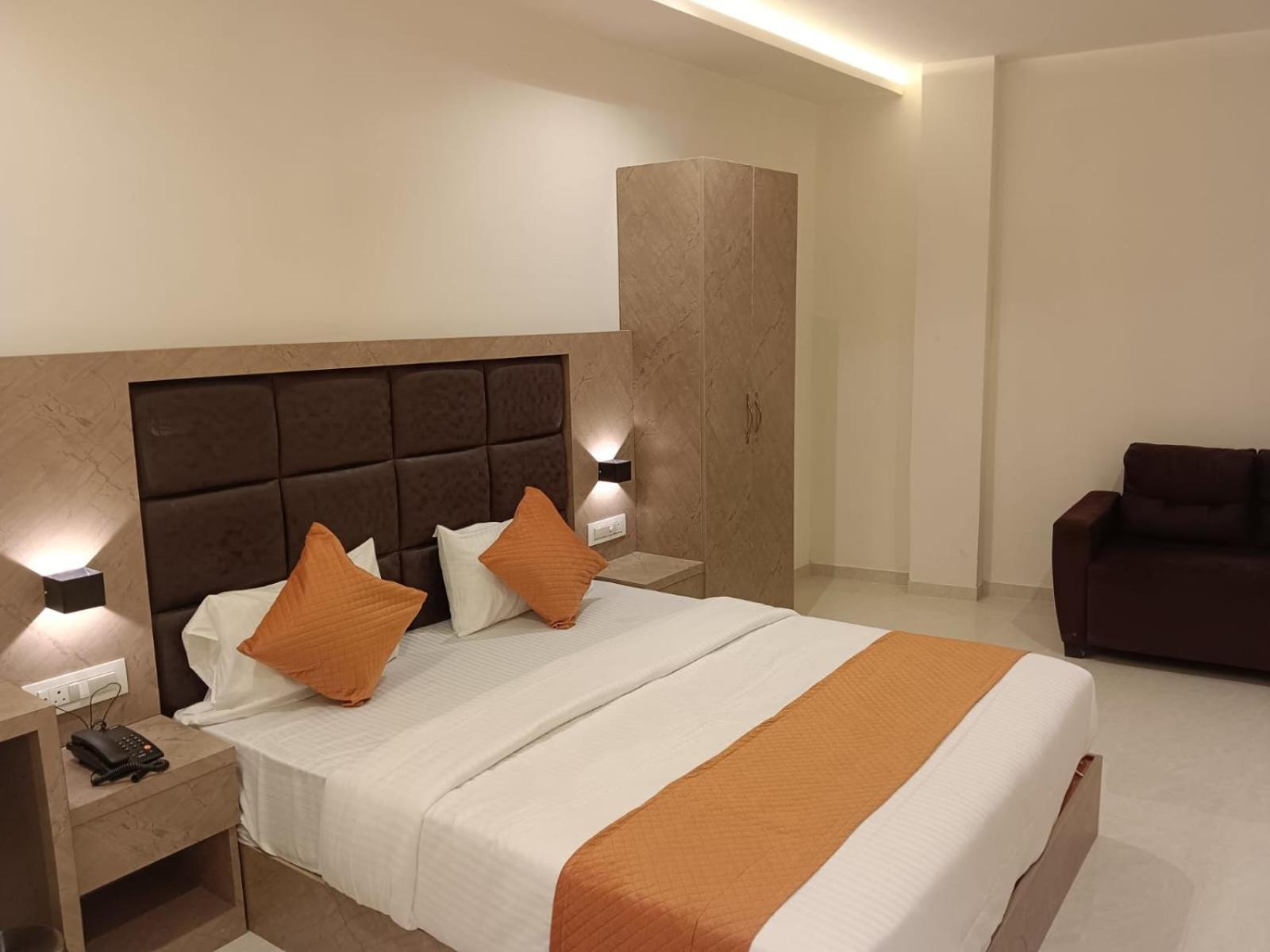 Hotel Metro Inn Мумбаи Экстерьер фото