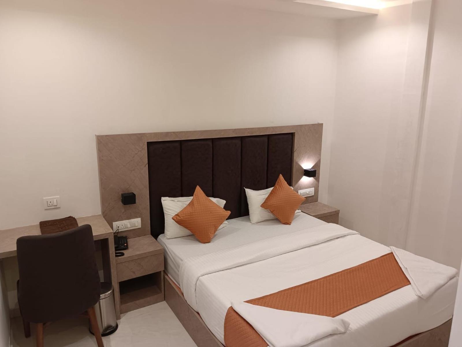 Hotel Metro Inn Мумбаи Экстерьер фото