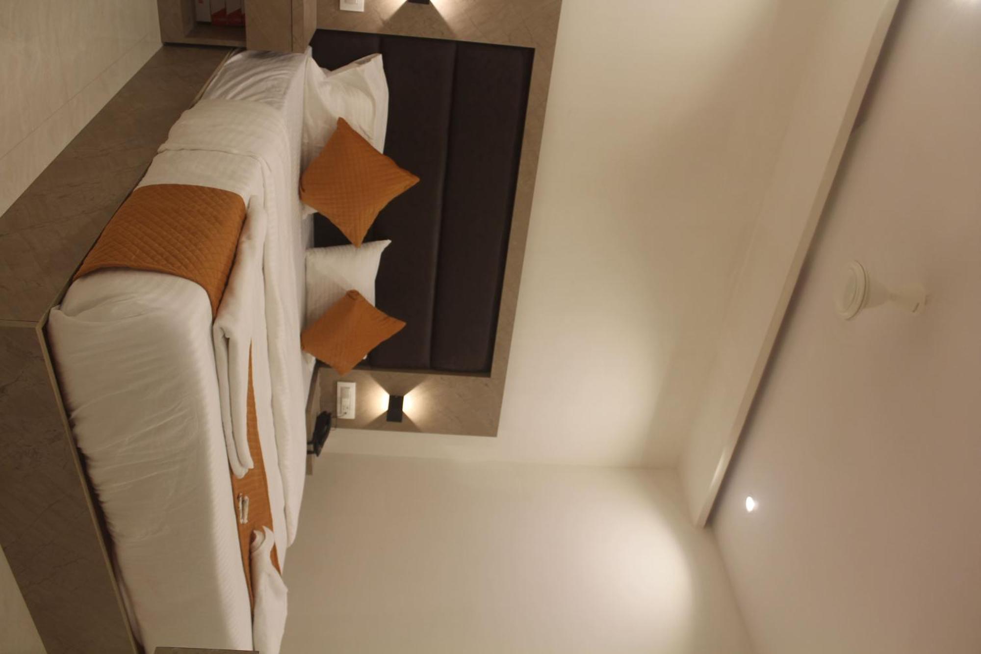 Hotel Metro Inn Мумбаи Экстерьер фото