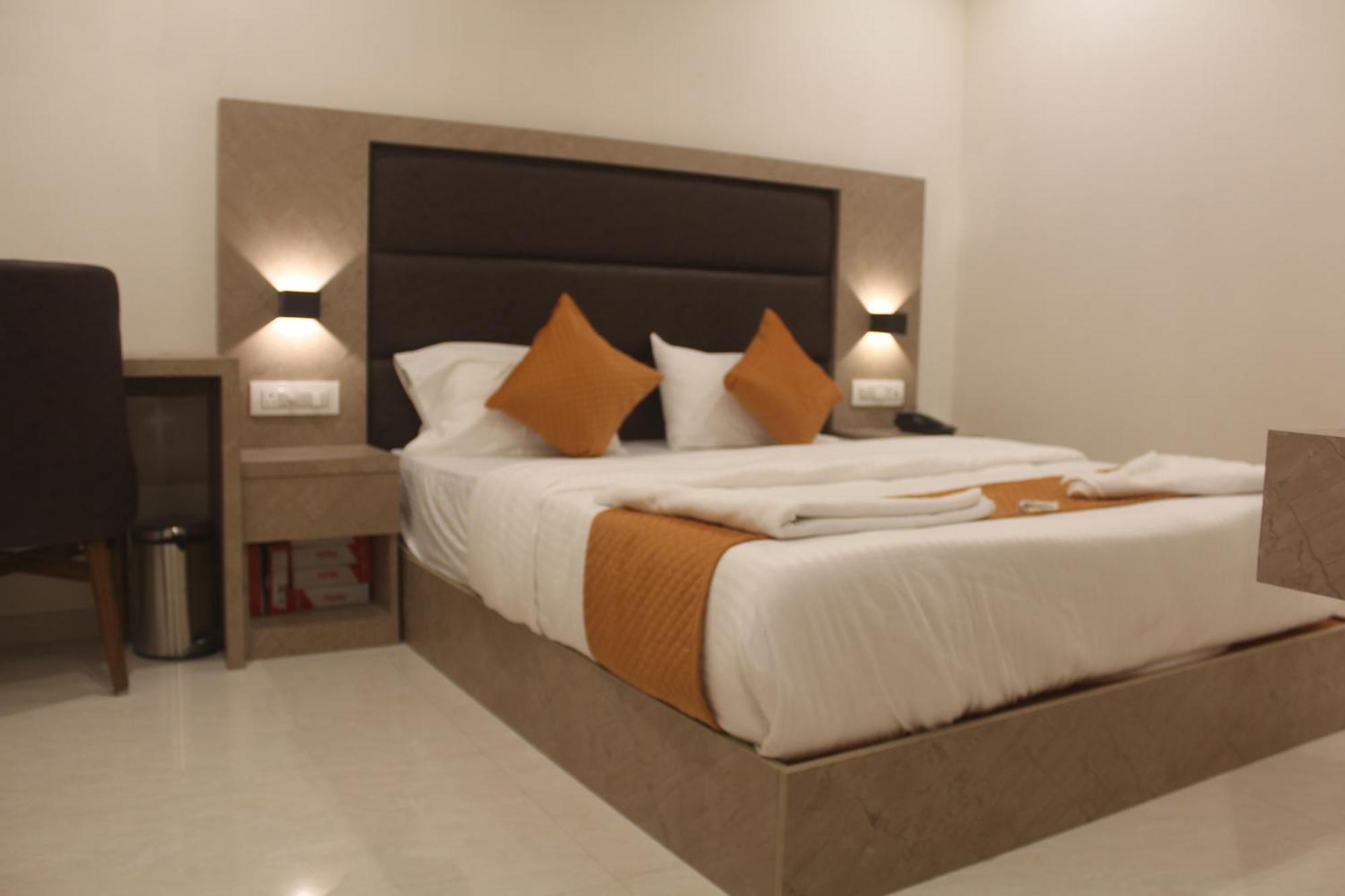 Hotel Metro Inn Мумбаи Экстерьер фото